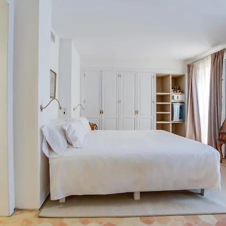 Hotel Ah Art 4*